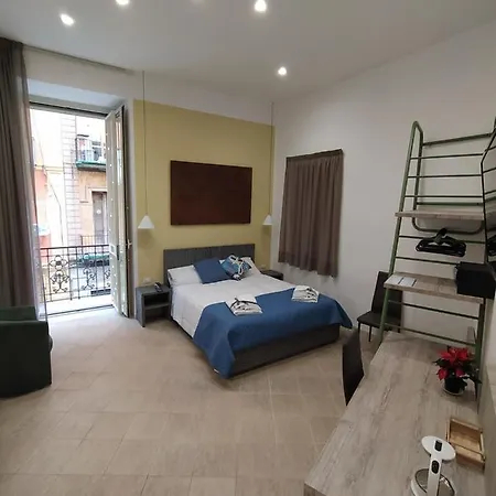 La Casa Di Halley 4* Neapel